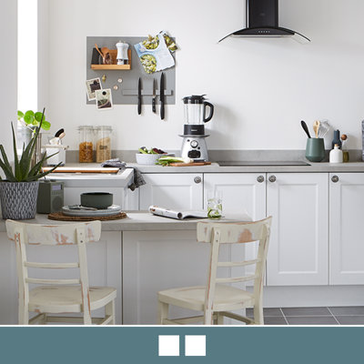 Artemisia Matt White Classic Shaker