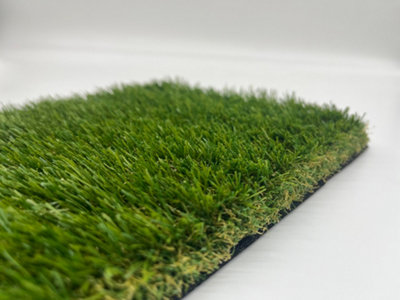 Artificial Grass. 30sqm  Barbados 3m x 10m, 30mm pile.  Pet  & Child Friendly With PU Backing. 3m Wide