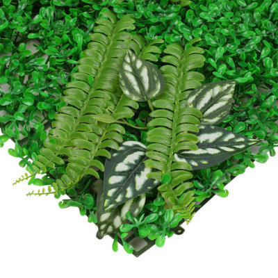 Artificial Green Grass Panel Backdrop, 60cm x 40cm, With Flowers
