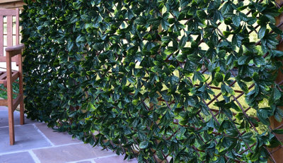 Artificial Laurel Leaf Willow Fence Screen on Trellis Hedge Screening Expandable Privacy Screen Wall Panel - H 1m x W 2m