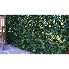 Artificial Laurel Leaf Willow Fence Screen on Trellis Hedge Screening Expandable Privacy Screen Wall Panel - H 1m x W 2m