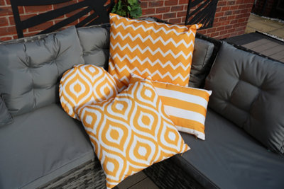 ASHCRAFT WATERPROOF OUTDOOR SCATTER CUSHION SET IN YELLOW PATTERN DIY
