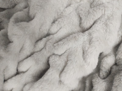 Aspen Faux Fur Silver Throw - 130x150cm