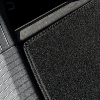 Budget Car Mats Driver's Side Carpet Mat – For Audi TT 2006-2014, Tailored Fit, Black 650g, UK Made, Anti-Slip