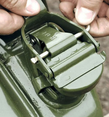 Autojack 20L Green Steel Jerry Can with Metal Flexi Pouring Spout