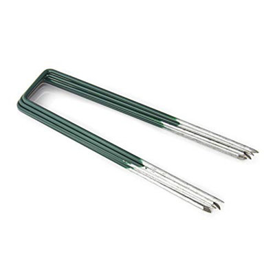 Avern Half Green Artificial Grass Pegs (L)150mm (W)25mm DIY at B&Q