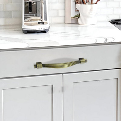 B&Q   5 Pack Brushed Brass Cabinet Handles 128mm Centre Pull Handles Doors Drawers Wardrobes