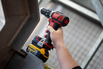 Dewalt battery in store milwaukee tool