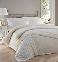 Balmoral Ecru Bedspread and Pillowshams 254 x 254cm