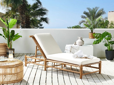 Bamboo Sun Lounger Light Wood and Off-White LIGURE