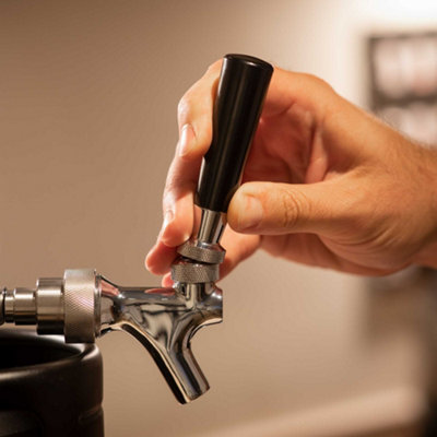 Baridi 2L Mini Keg Growler with Bar Tap and CO2 Cartridge Holder - DH157 - 4