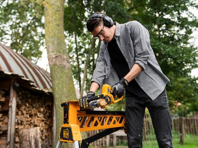 Batavia One-Handed Chainsaw 12V Saw FIXXPACK 2AH Branch Pruning