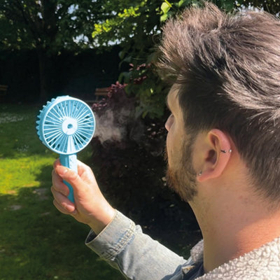Be Cool Handheld Spray fan in Blue With Stand