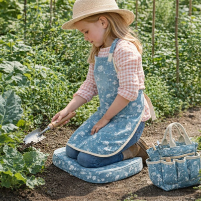 Beatrix Potter Peter Rabbit Childrens 3 Piece Garden Accessory Set