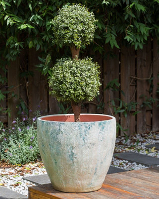 Beliani Traditional Plant Pot NERTERA 51 cm Green