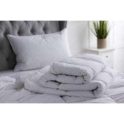 Belledorm Duck Feather Hotel Suite Pillow White (75cm x 48cm)