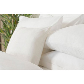 Belledorm Faux Suede Filled Cushion White (One Size)