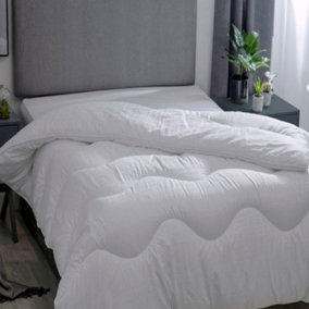Belledorm Hotel Suite 10.5 Tog Filled Duvet White (Superking)