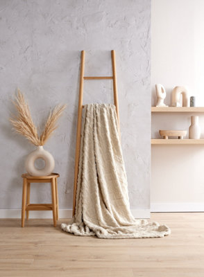 Bellissimo Home Cable Knit Style Soft Fleece Throw Natural