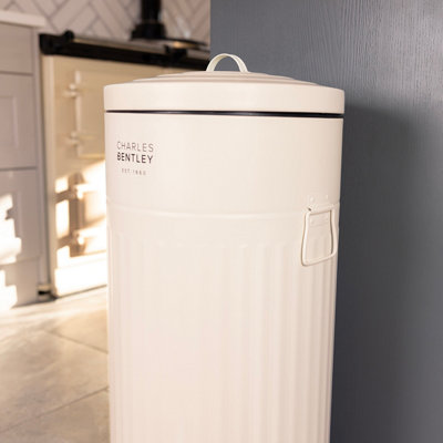 Bentley Home 30L Retro Steel Waste Rubbish Kitchen Pedal Bin Cream - 3