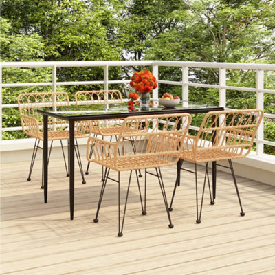 Poly rattan outlet table