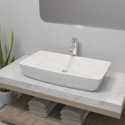 Rectangular wash clearance basin