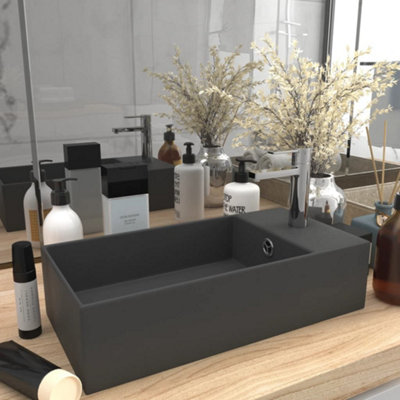 Berkfield Bathroom Sink with Overflow Ceramic Dark Grey