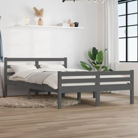 Berkfield Bed Frame Grey Solid Wood 135x190 cm Double