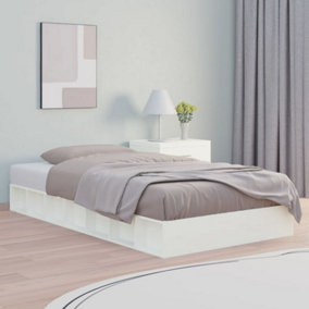 Berkfield Bed Frame White 135x190 cm Double Solid Wood