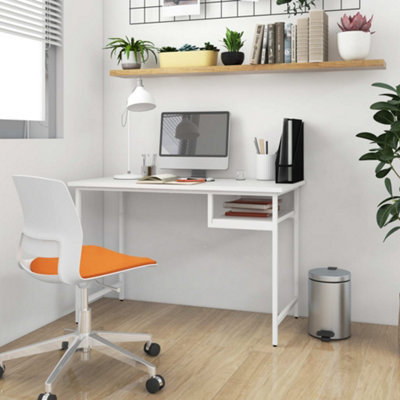 Berkfield Computer Desk White 105x55x72 cm MDF and Metal DIY at B Q