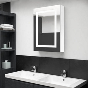 Berkfield LED Bathroom Mirror Cabinet Shining White 50x13x70 cm