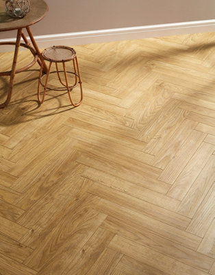 BerryAlloc Chateau Herringbone - Java Natural 8mm Laminate Flooring. 2.04m² Pack