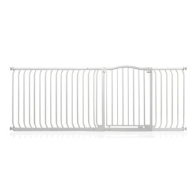 Bettacare Curved Top Dog Gate, 198cm - 207cm, Matt White, Pressure Fit Pet Gate for Dog and Puppy, Pet and Dog Barrier