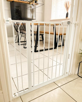 Bettacare Easy Fit Gate, 100.8cm - 108.8cm, White, Pressure Fit Stair ...