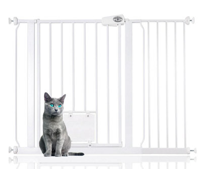 Bettacare Pet Gate with Lockable Cat Flap, 107.4cm - 115cm, White, 75cm in Height, Dog Safety Barrier with Cat Flap