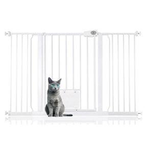 Bettacare Pet Gate with Lockable Cat Flap, 133.2cm - 140.8cm, White, 75cm in Height, Dog Safety Barrier with Cat Flap