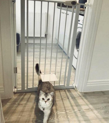 Bettacare Pet Gate with Lockable Cat Flap, 89cm, White