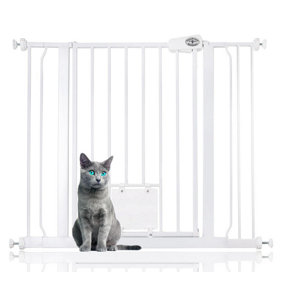 Bettacare Pet Gate with Lockable Cat Flap, 94.3cm - 102.3cm, White, 75cm in Height, Dog Safety Barrier with Cat Flap
