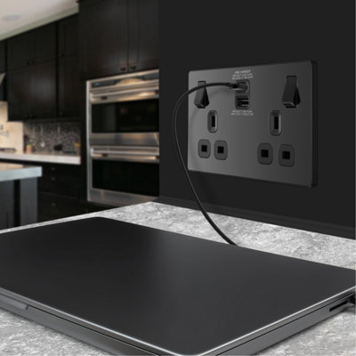 BG Evolve Black Chrome Double Switched 13A Power Socket + USB A+C 30W - 5