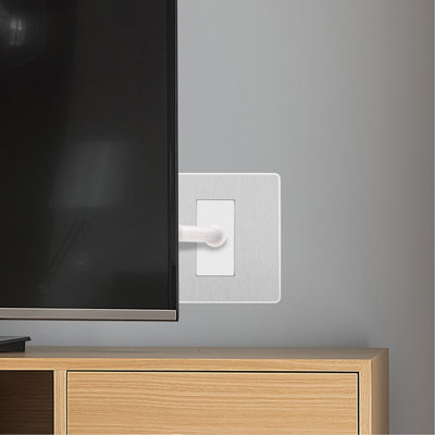 BG EVOLVE BRUSHED STEEL CHROME SINGLE SOCKET FOR TV OR FM CO-AXIAL AERIAL CONNECTION