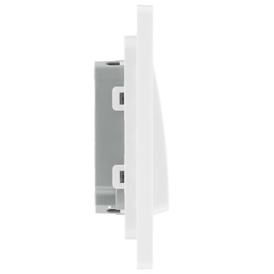 BG Evolve Pearlescent White Double Switch 20A 16AX 2 Way With Wide Rockers