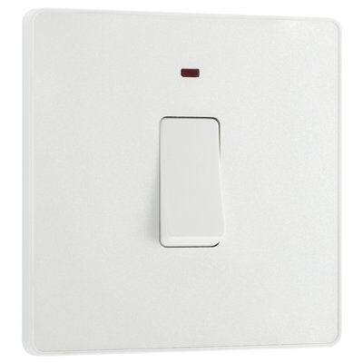 BG Evolve Pearlescent White Single 20A Switch With Power Indicator