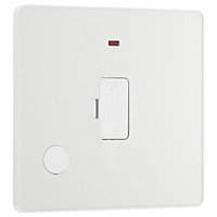 BG Evolve Pearlescent White Unswitched 13A Fused Connection Unit With Power LED Indicator And Flex Outlet