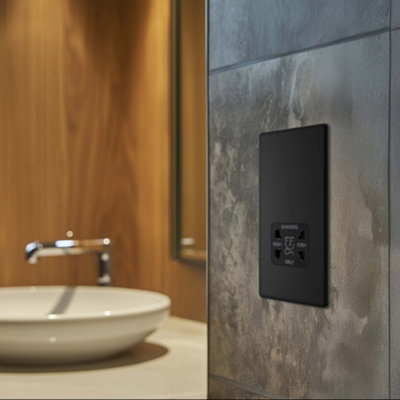 BG Flatplate Screwless Shaver Socket, Dual 115/240V, Matt Black