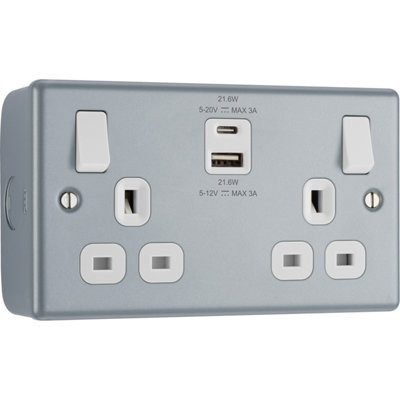 BG Metal Clad Double Switched 13A Socket With USB A + C (22W)