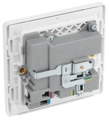 BG PCDCL21U2W Pearlescent White Evolve 1 Gang 13A 2x USB-A 2.1A Switched Socket Outlet - White Insert - 6