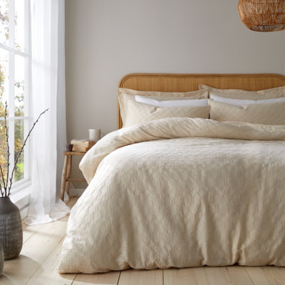 bianca-bedding-180-thread-