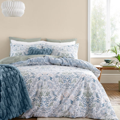 Bianca Bedding Hedgerow Hopper Floral 200 Thread Count Cotton Reversible Double Duvet Cover Set with Pillowcases Blue