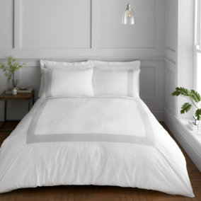 Bianca Fine Linens Bedding Tailored 180 Thread Count Cotton Double Duvet Cover Set with Pillowcases White / Silver