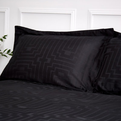 Bianca Fine Linens Satin Geo Jacquard Oxford 50x75cm + border Pack of 2 Pillow cases with envelope closure Black